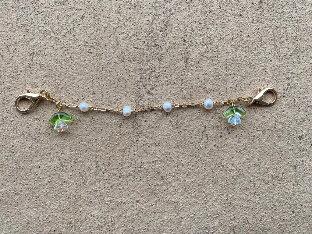 Pearl Iridescent Flowers Mask Chain and Earrings Set