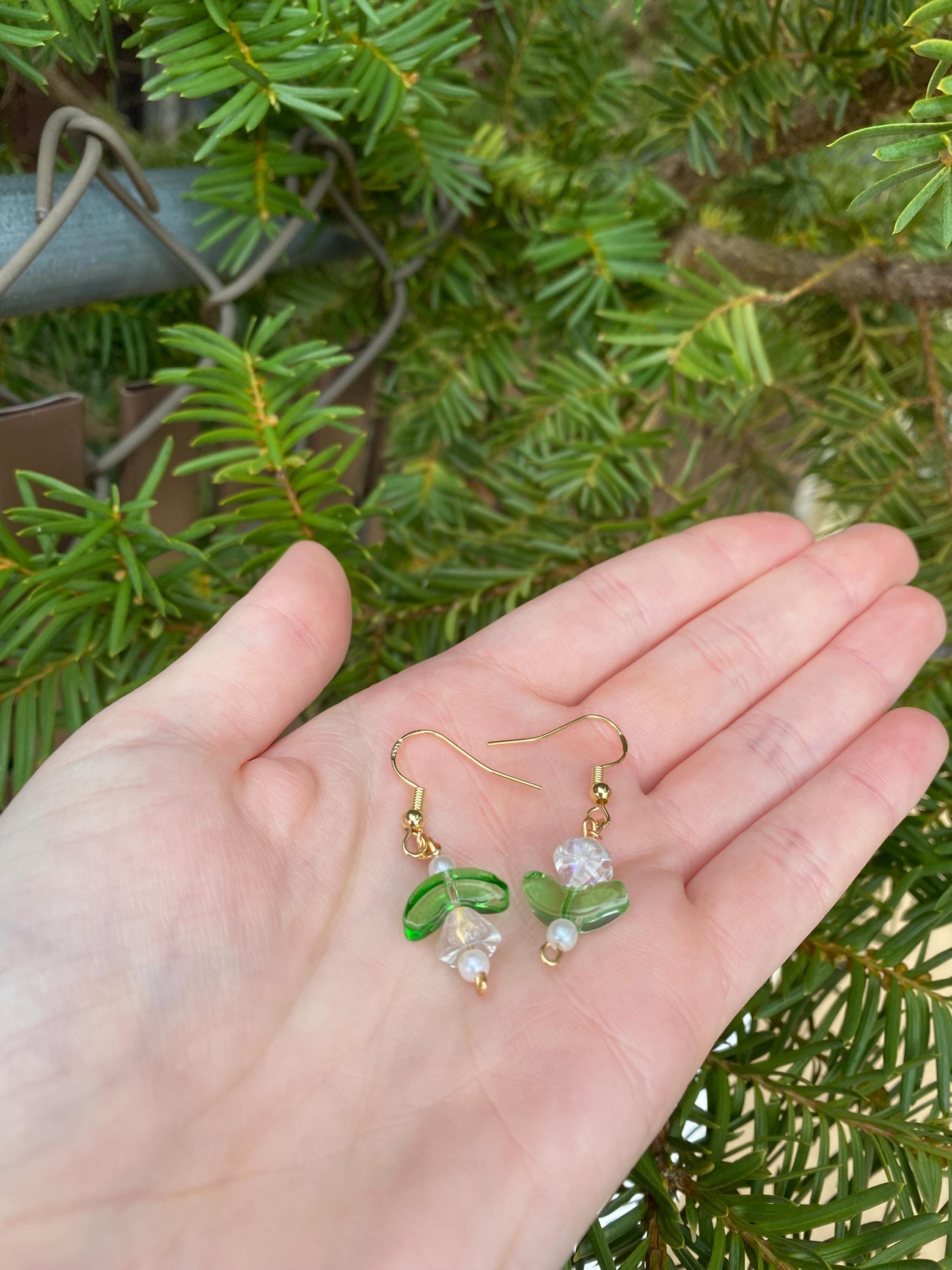 Pearl Iridescent Flowers Mask Chain and Earrings Set