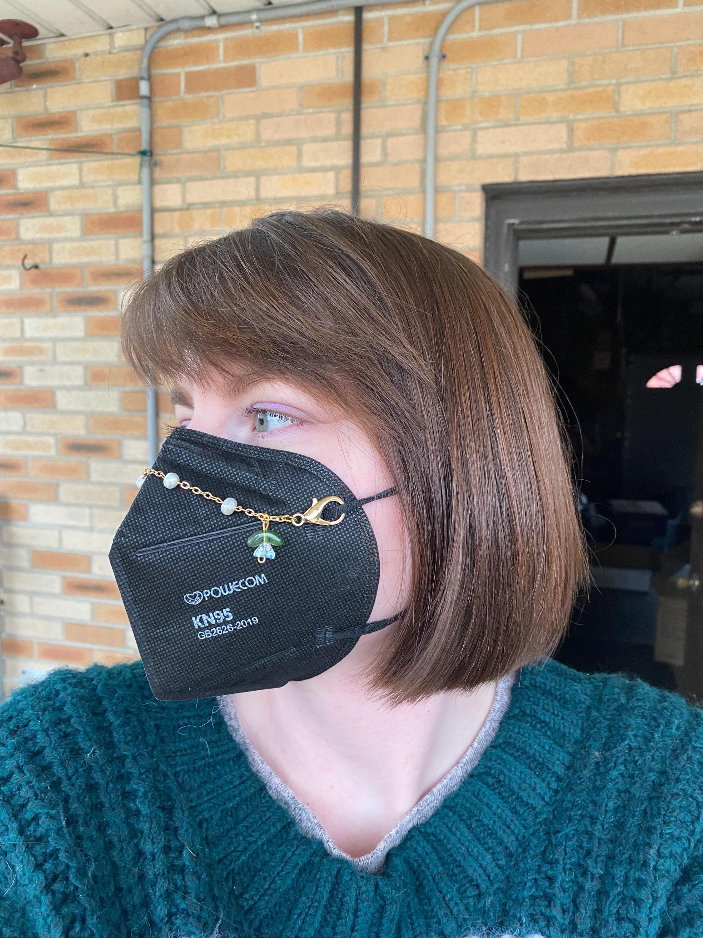 Pearl Iridescent Flowers Mask Chain