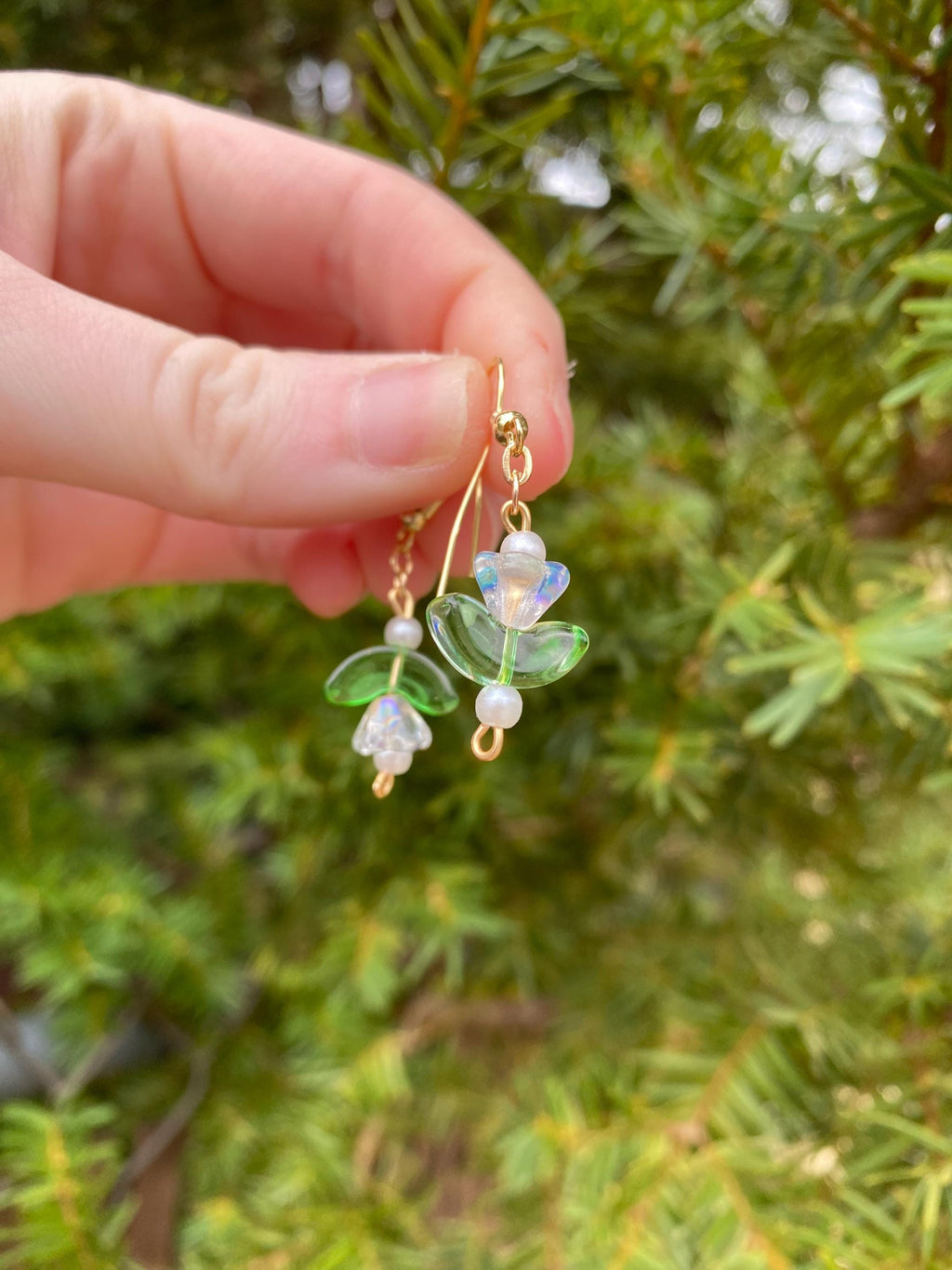 Pearl Iridescent Flowers Mask Chain and Earrings Set