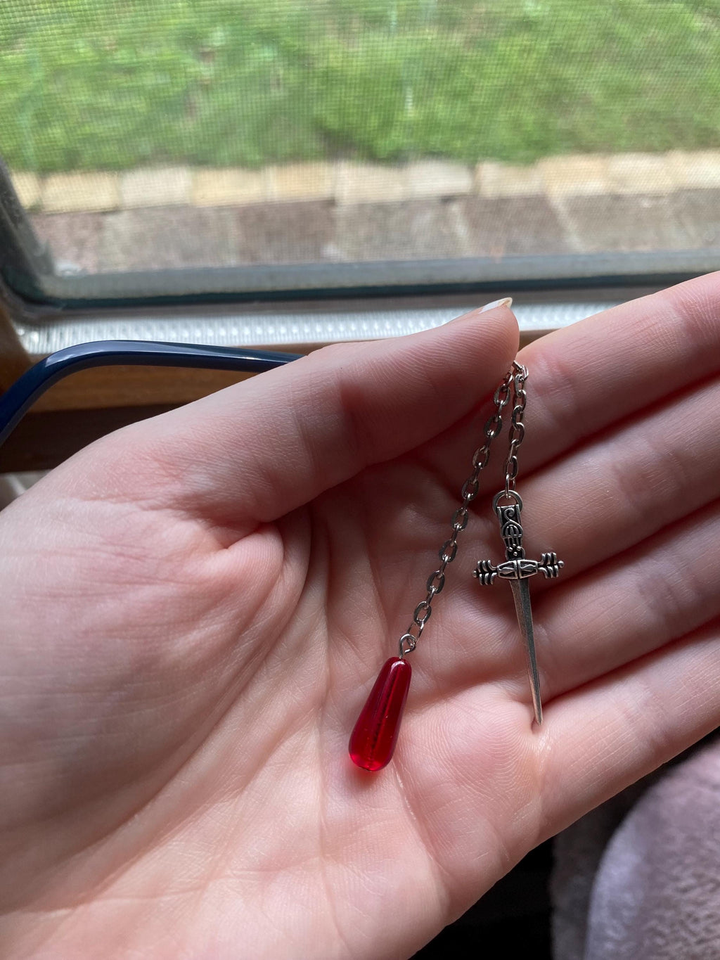 Vampire Rogue Glasses Charm